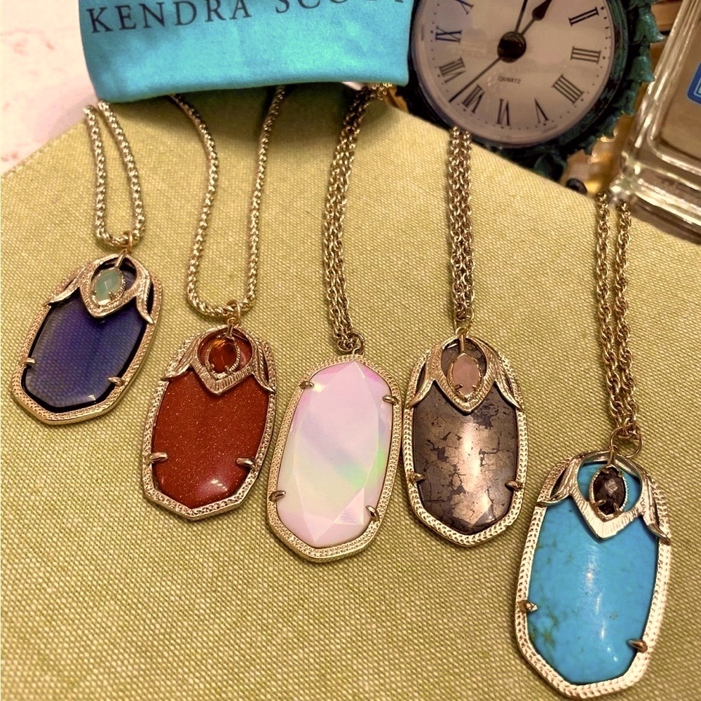Kendra Scott Roxanne Necklace - Picture 2 of 3